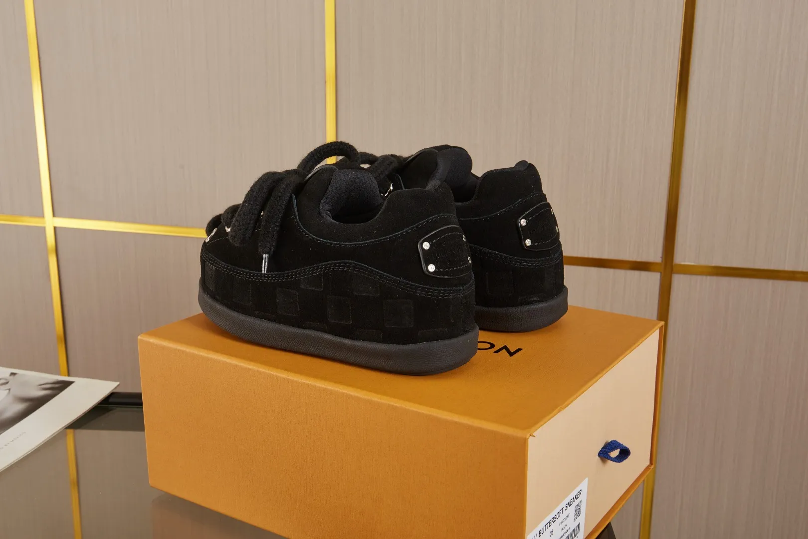 💰💰💰 660 hot style 🆕🆕🆕𝙇𝙑🔥New models are on the shelves🔥 Louis Vuitton 25ss, LV co-branded nigo YETI Fat Ding is ugly and cute, many Internet celebrities have put it on the show, a classic and versatile item. Fabric: imported high mercerized cowhide suede. Lining: High-grade elastic mesh, original molded outsole. Size: women's clothing, 35-41 (customized for women's 40 and 41), men's clothing 39-46 (customized for 45-46)